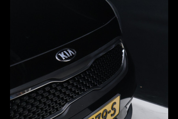 Kia Niro 1.6 GDi Hybrid DynamicLine [APPLE CARPLAY, ANDROID, ACHTERUITRIJCAMERA, CRUISECONTROL, CLIMATE CONTROL, HALFLEDER, NAVIGATIE, LANE ASSIST, BLUETOOTH, NIEUWSTAAT]