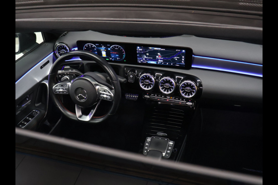 Mercedes-Benz A-Klasse 250 e Business Solution AMG Limited [SCHUIFKANTELDAK, APPLE CARPLAY, ANDROID, STOELVERWARMING, CRUISE CONTROL, PDC V+A, ACHTERUITRIJ CAMERA, KEYLESS ENTRY, CLIMATE CONTROL, NAVIGATIE, NIEUWSTAAT]