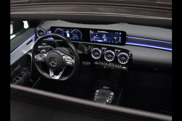 Mercedes-Benz A-Klasse 250 e Business Solution AMG Limited [SCHUIFKANTELDAK, APPLE CARPLAY, ANDROID, STOELVERWARMING, CRUISE CONTROL, PDC V+A, ACHTERUITRIJ CAMERA, KEYLESS ENTRY, CLIMATE CONTROL, NAVIGATIE, NIEUWSTAAT]
