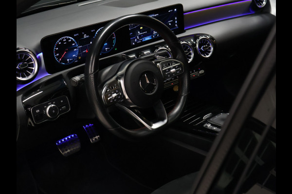Mercedes-Benz A-Klasse 250 e Business Solution AMG Limited [SCHUIFKANTELDAK, APPLE CARPLAY, ANDROID, STOELVERWARMING, CRUISE CONTROL, PDC V+A, ACHTERUITRIJ CAMERA, KEYLESS ENTRY, CLIMATE CONTROL, NAVIGATIE, NIEUWSTAAT]