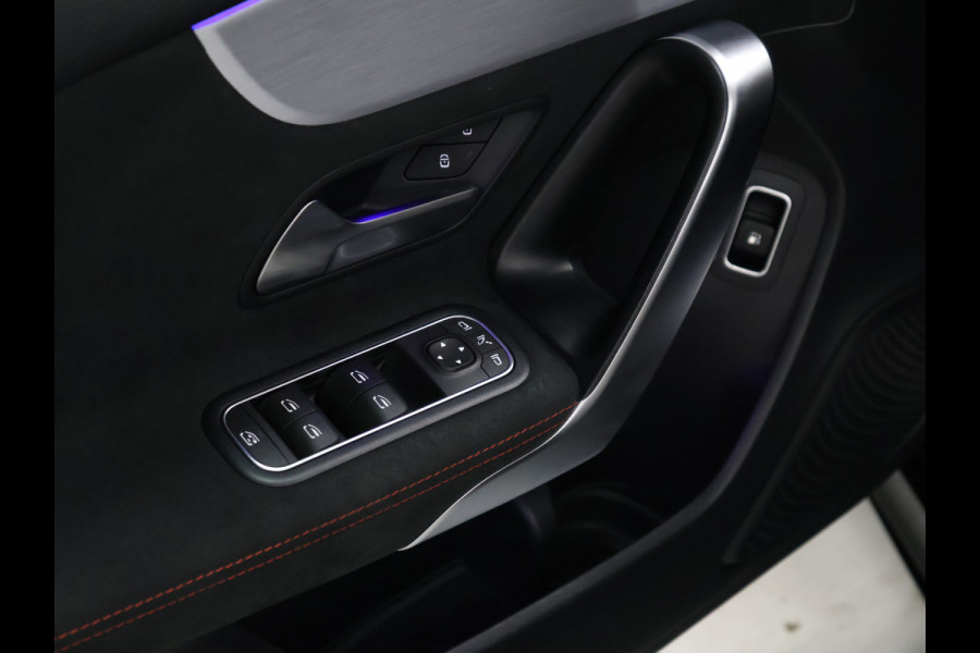 Mercedes-Benz A-Klasse 250 e Business Solution AMG Limited [SCHUIFKANTELDAK, APPLE CARPLAY, ANDROID, STOELVERWARMING, CRUISE CONTROL, PDC V+A, ACHTERUITRIJ CAMERA, KEYLESS ENTRY, CLIMATE CONTROL, NAVIGATIE, NIEUWSTAAT]