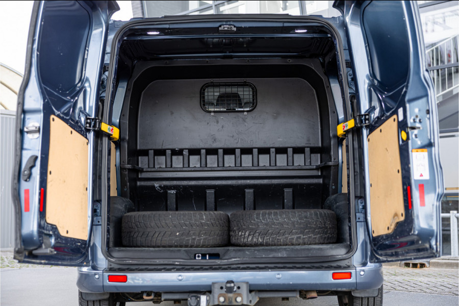 Ford Transit Custom 2.0 TDCI 185 PK Sport | Marge | BPM & BTW Vrij | ACC | Bi-Xenon | Camera | Navigatie | CarPlay | DAB | Trekhaak | Cruise control | Nieuwe APK