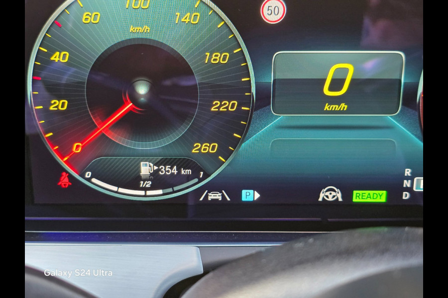 Mercedes-Benz E-Klasse 300 e 4MATIC AMG 63 Look / Acc / Lane Assist / Open Panoramadak / 360 Camera / Navi / Led / Pdc / 20 Inch