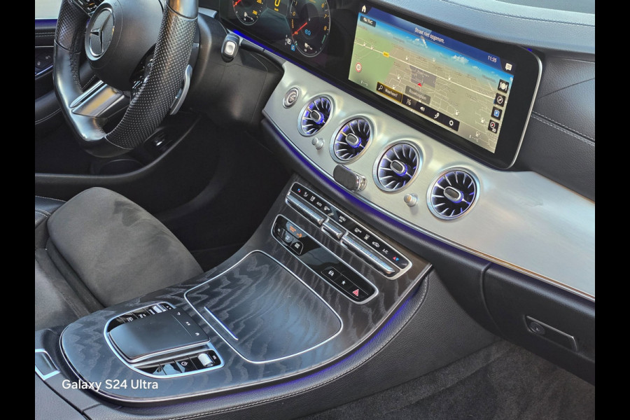 Mercedes-Benz E-Klasse 300 e 4MATIC AMG 63 Look / Acc / Lane Assist / Open Panoramadak / 360 Camera / Navi / Led / Pdc / 20 Inch