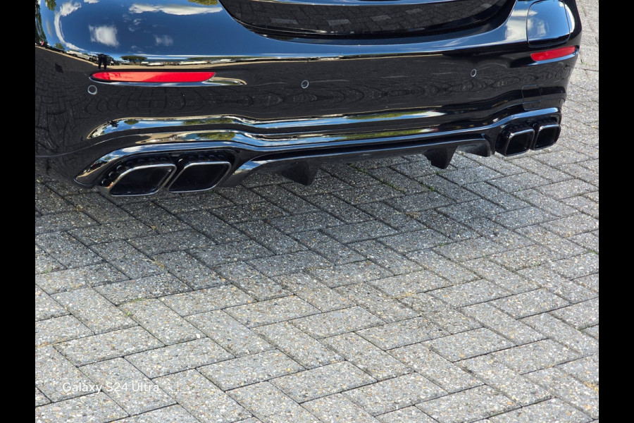 Mercedes-Benz E-Klasse 300 e 4MATIC AMG 63 Look / Acc / Lane Assist / Open Panoramadak / 360 Camera / Navi / Led / Pdc / 20 Inch