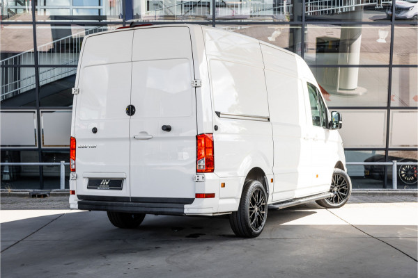 Volkswagen Crafter 35 2.0 TDI 177 PK L3H3 | Bi-Xenon | CarPlay | Camera | Navigatie | Cruise control | DAB | Betimmering | PDC | Dealer onderhouden | Nieuwe APK | Euro 6