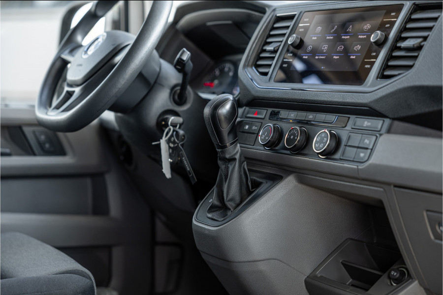 Volkswagen Crafter 35 2.0 TDI 177 PK L3H3 | Bi-Xenon | CarPlay | Camera | Navigatie | Cruise control | DAB | Betimmering | PDC | Dealer onderhouden | Nieuwe APK | Euro 6