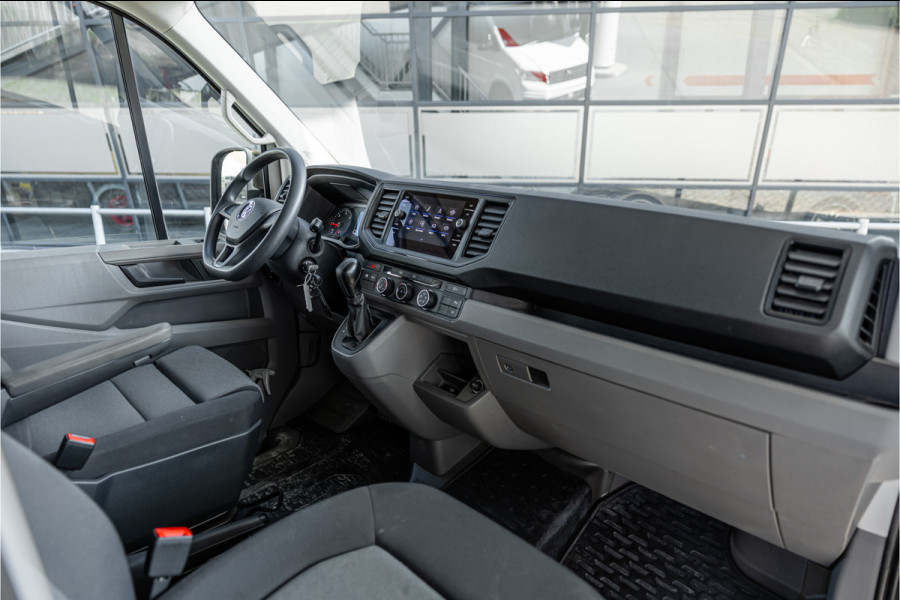 Volkswagen Crafter 35 2.0 TDI 177 PK L3H3 | Bi-Xenon | CarPlay | Camera | Navigatie | Cruise control | DAB | Betimmering | PDC | Dealer onderhouden | Nieuwe APK | Euro 6