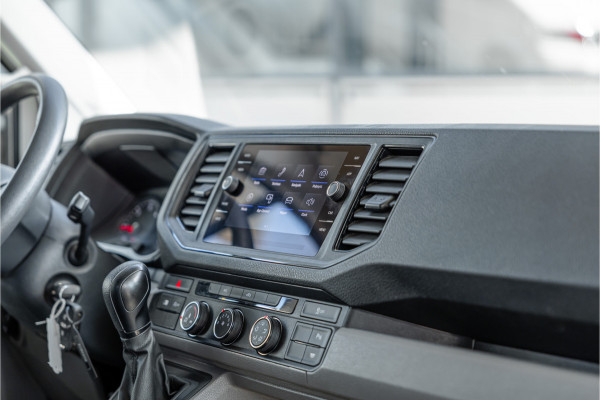 Volkswagen Crafter 35 2.0 TDI 177 PK L3H3 | Bi-Xenon | CarPlay | Camera | Navigatie | Cruise control | DAB | Betimmering | PDC | Dealer onderhouden | Nieuwe APK | Euro 6