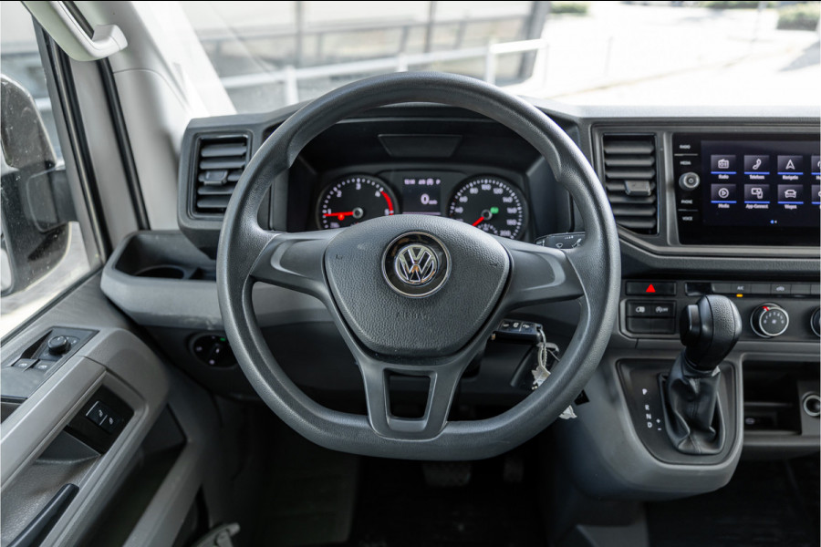 Volkswagen Crafter 35 2.0 TDI 177 PK L3H3 | Bi-Xenon | CarPlay | Camera | Navigatie | Cruise control | DAB | Betimmering | PDC | Dealer onderhouden | Nieuwe APK | Euro 6