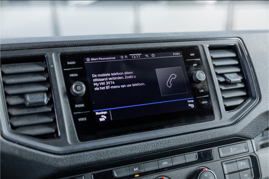 Volkswagen Crafter 35 2.0 TDI 177 PK L3H3 | Bi-Xenon | CarPlay | Camera | Navigatie | Cruise control | DAB | Betimmering | PDC | Dealer onderhouden | Nieuwe APK | Euro 6
