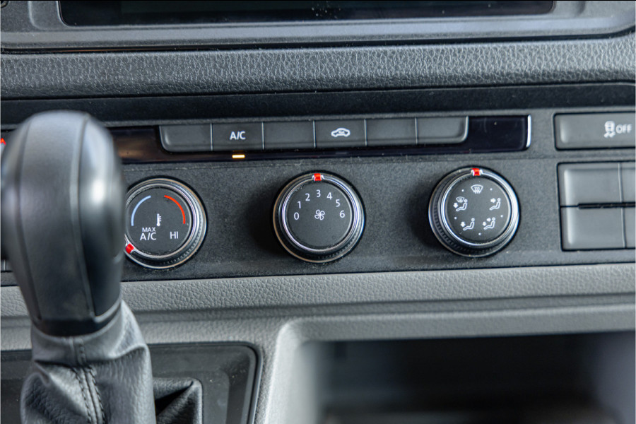 Volkswagen Crafter 35 2.0 TDI 177 PK L3H3 | Bi-Xenon | CarPlay | Camera | Navigatie | Cruise control | DAB | Betimmering | PDC | Dealer onderhouden | Nieuwe APK | Euro 6