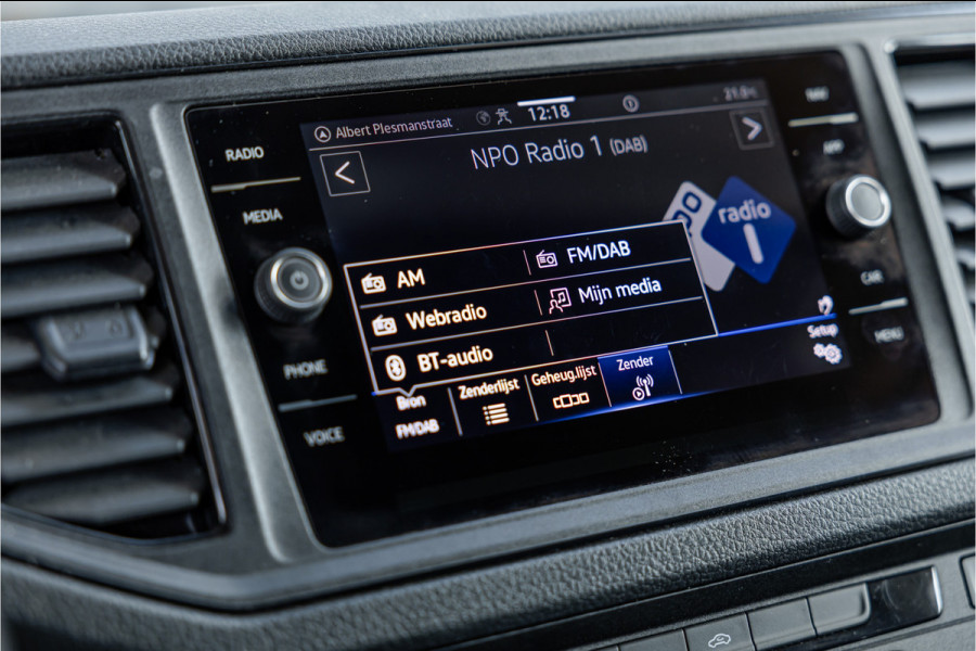 Volkswagen Crafter 35 2.0 TDI 177 PK L3H3 | Bi-Xenon | CarPlay | Camera | Navigatie | Cruise control | DAB | Betimmering | PDC | Dealer onderhouden | Nieuwe APK | Euro 6