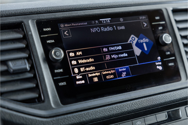 Volkswagen Crafter 35 2.0 TDI 177 PK L3H3 | Bi-Xenon | CarPlay | Camera | Navigatie | Cruise control | DAB | Betimmering | PDC | Dealer onderhouden | Nieuwe APK | Euro 6
