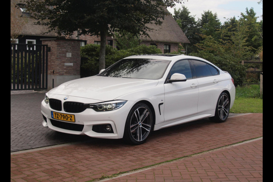 BMW 4 Serie Gran Coupé 420i High Executive | M-Pakket | Panoramadak | Trekhaak | NL-Auto |