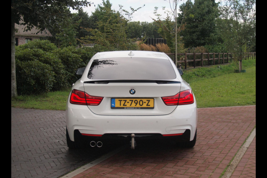 BMW 4 Serie Gran Coupé 420i High Executive | M-Pakket | Panoramadak | Trekhaak | NL-Auto |