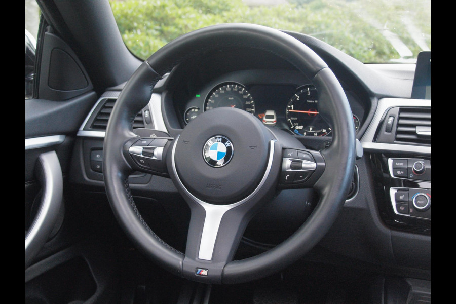 BMW 4 Serie Gran Coupé 420i High Executive | M-Pakket | Panoramadak | Trekhaak | NL-Auto |