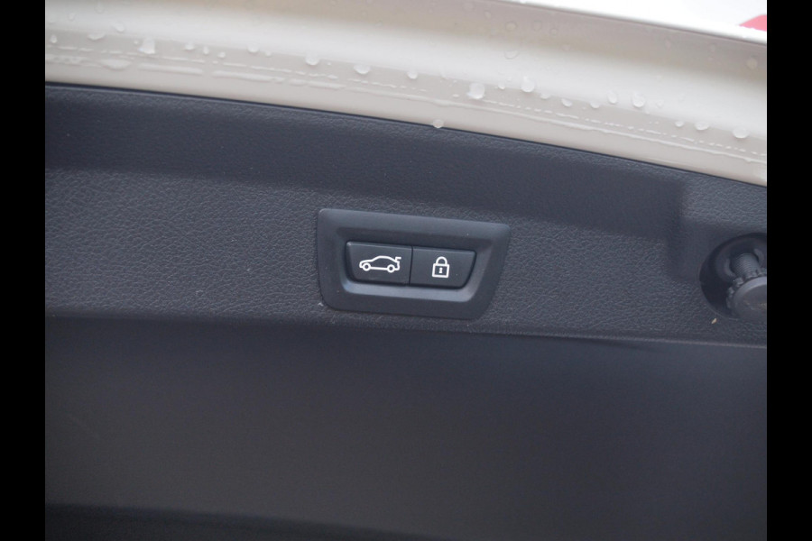BMW 4 Serie Gran Coupé 420i High Executive | M-Pakket | Panoramadak | Trekhaak | NL-Auto |