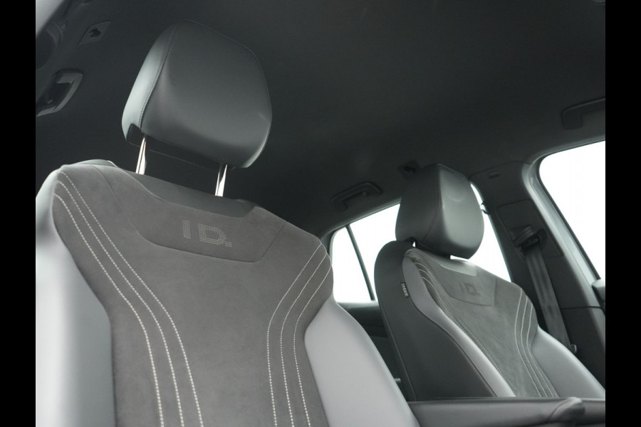 Volkswagen ID.4 Pro 77 kWh 204pk Dealer O.H. | Adaptive Cruise | 360 Camera | Alcantara Sportstoelen & Stuur Verwarmd | Keyless | Blis | Sfeerverlichting | Apple Carplay | Navigatie | DAB | 21"L.M |