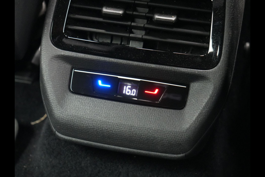 Volkswagen ID.4 Pro 77 kWh 204pk Dealer O.H. | Adaptive Cruise | 360 Camera | Alcantara Sportstoelen & Stuur Verwarmd | Keyless | Blis | Sfeerverlichting | Apple Carplay | Navigatie | DAB | 21"L.M |