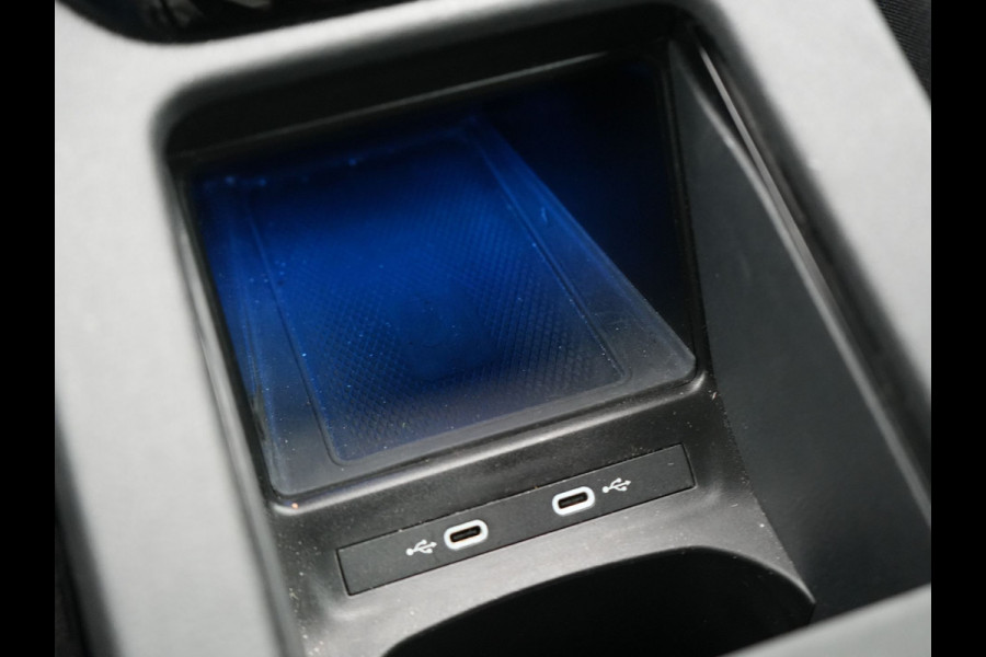 Volkswagen ID.4 Pro 77 kWh 204pk Dealer O.H. | Adaptive Cruise | 360 Camera | Alcantara Sportstoelen & Stuur Verwarmd | Keyless | Blis | Sfeerverlichting | Apple Carplay | Navigatie | DAB | 21"L.M |