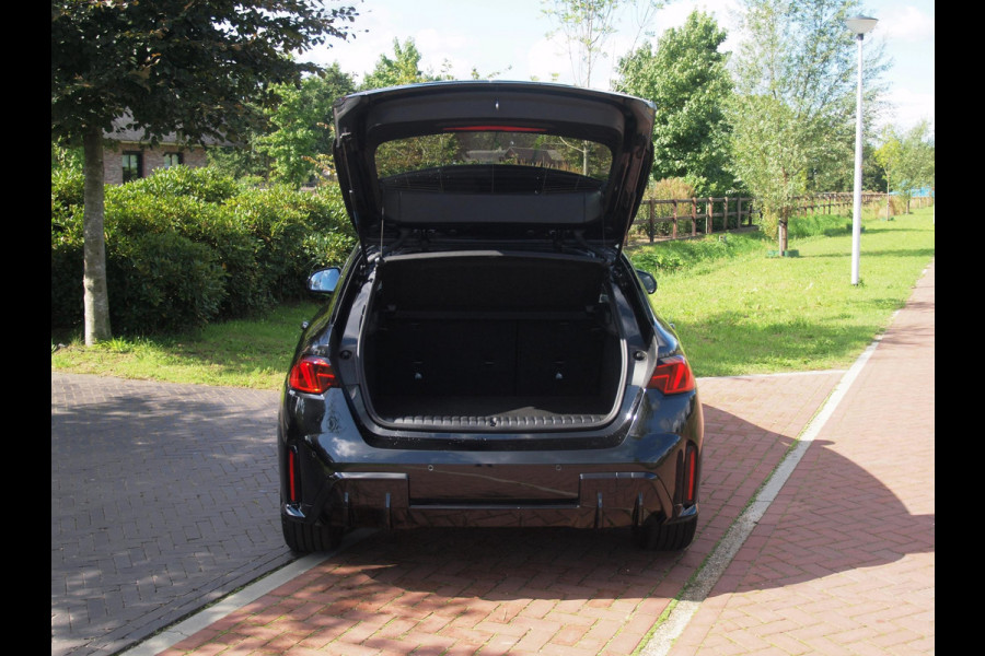 BMW 1-serie 120 M Sport Design Edition | M-Pakket | Camera | Apple Carplay | Sfeerverlichting | NL-Auto |