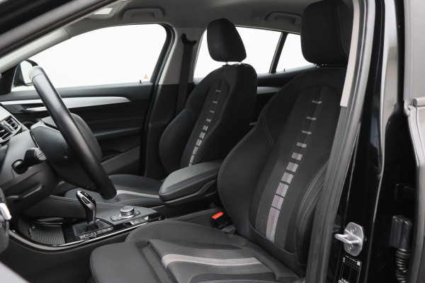 BMW X2 xDrive20i High Executive LED, Camera, Trekhaak, Navigatie, Climate, 18"