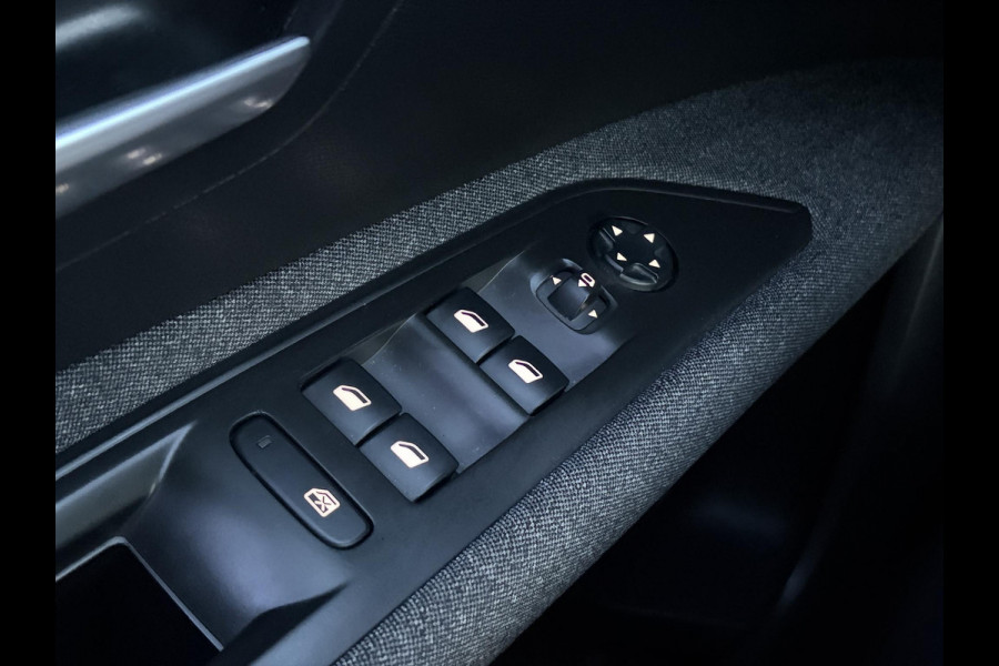Peugeot 3008 1.2 PureTech Active ✓D-riem vv in 2023✓360° Camera✓Carplay✓Navi✓131pk✓Clima✓Cruise✓Trekhaak✓Dealer Onderhouden✓Bj 11-2019✓Lm velgen✓6 Bak✓Pdc✓N.A.P✓Apk tot 06-2027