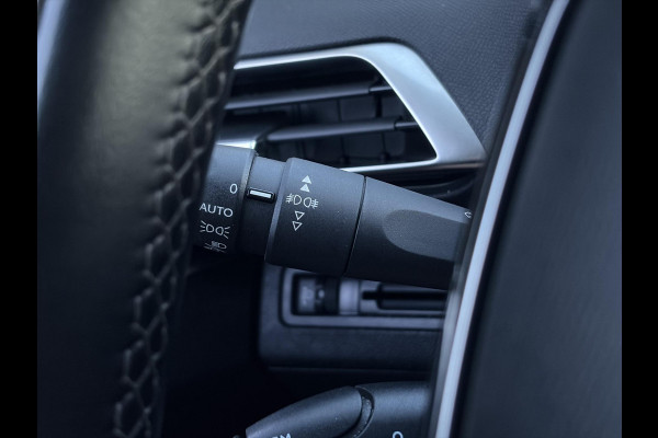 Peugeot 3008 1.2 PureTech Active ✓D-riem vv in 2023✓360° Camera✓Carplay✓Navi✓131pk✓Clima✓Cruise✓Trekhaak✓Dealer Onderhouden✓Bj 11-2019✓Lm velgen✓6 Bak✓Pdc✓N.A.P✓Apk tot 06-2027