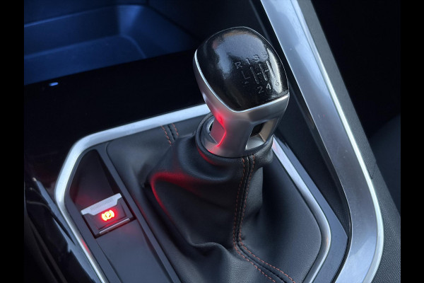 Peugeot 3008 1.2 PureTech Active ✓D-riem vv in 2023✓360° Camera✓Carplay✓Navi✓131pk✓Clima✓Cruise✓Trekhaak✓Dealer Onderhouden✓Bj 11-2019✓Lm velgen✓6 Bak✓Pdc✓N.A.P✓Apk tot 06-2027