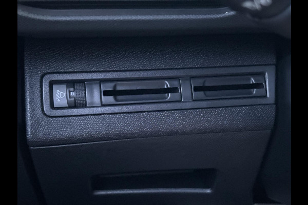 Peugeot 3008 1.2 PureTech Active ✓D-riem vv in 2023✓360° Camera✓Carplay✓Navi✓131pk✓Clima✓Cruise✓Trekhaak✓Dealer Onderhouden✓Bj 11-2019✓Lm velgen✓6 Bak✓Pdc✓N.A.P✓Apk tot 06-2027