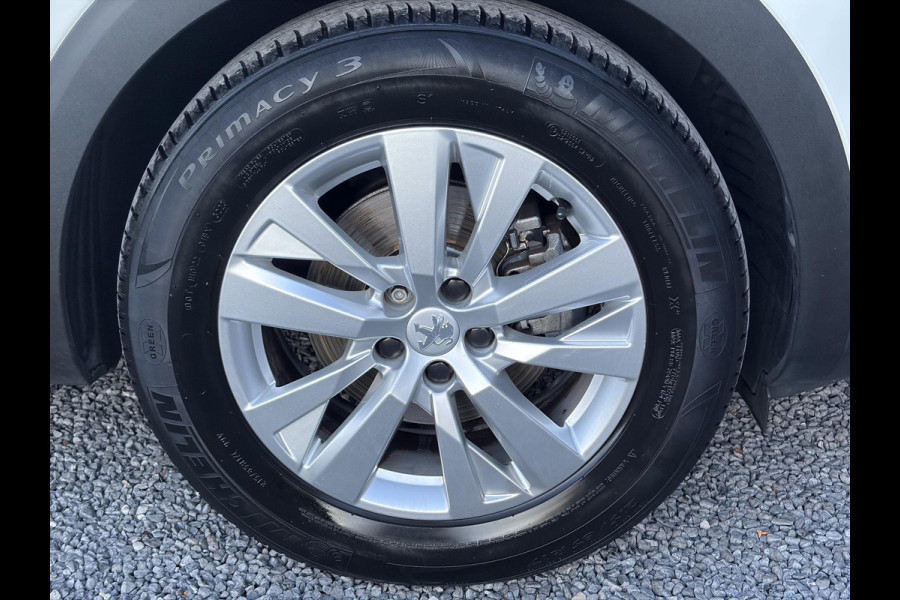 Peugeot 3008 1.2 PureTech Active ✓D-riem vv in 2023✓360° Camera✓Carplay✓Navi✓131pk✓Clima✓Cruise✓Trekhaak✓Dealer Onderhouden✓Bj 11-2019✓Lm velgen✓6 Bak✓Pdc✓N.A.P✓Apk tot 06-2027