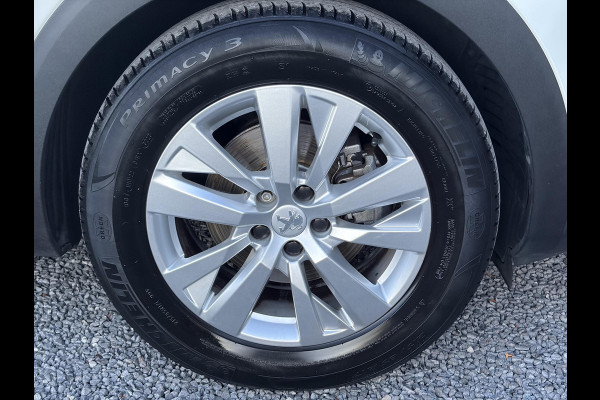 Peugeot 3008 1.2 PureTech Active ✓D-riem vv in 2023✓360° Camera✓Carplay✓Navi✓131pk✓Clima✓Cruise✓Trekhaak✓Dealer Onderhouden✓Bj 11-2019✓Lm velgen✓6 Bak✓Pdc✓N.A.P✓Apk tot 06-2027