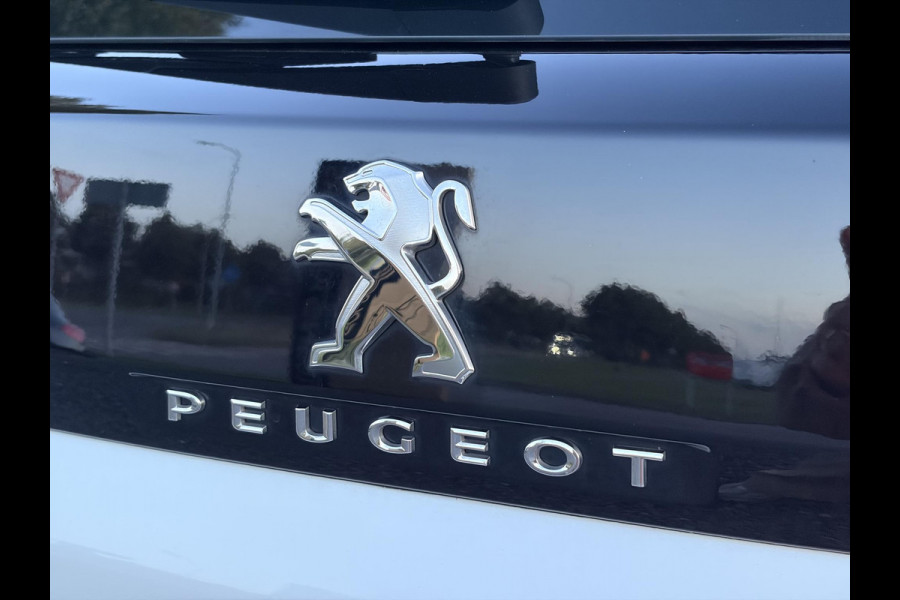 Peugeot 3008 1.2 PureTech Active ✓D-riem vv in 2023✓360° Camera✓Carplay✓Navi✓131pk✓Clima✓Cruise✓Trekhaak✓Dealer Onderhouden✓Bj 11-2019✓Lm velgen✓6 Bak✓Pdc✓N.A.P✓Apk tot 06-2027