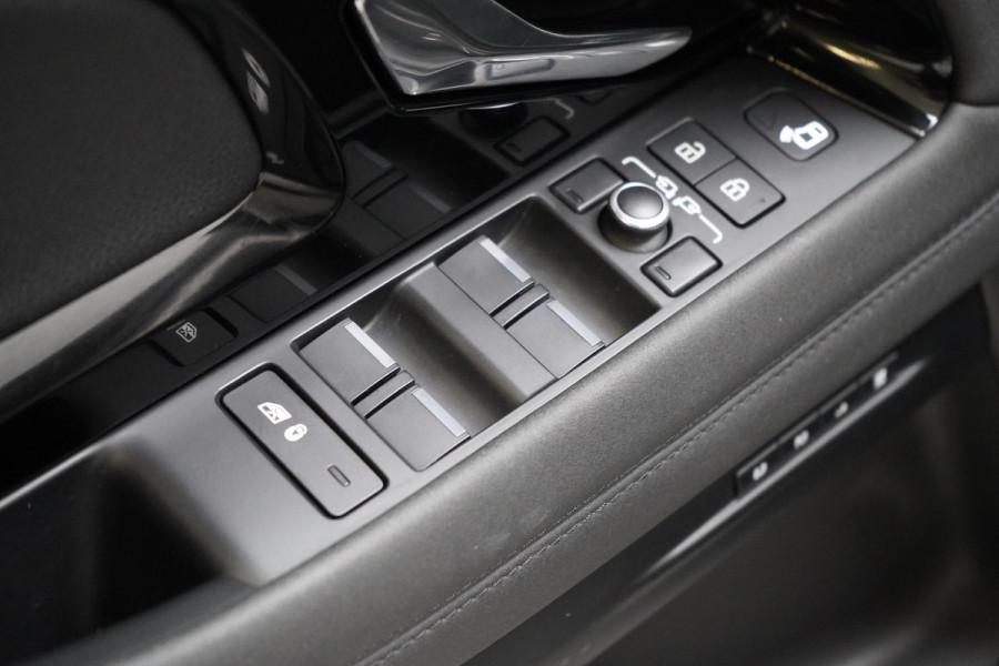 Land Rover Range Rover Evoque 1.5 P300e AWD R-Dynamic SE | SoH 91,5% | Navigatie | Carplay | Trekhaak | Lm velgen