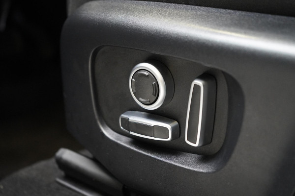 Land Rover Range Rover Evoque 1.5 P300e AWD R-Dynamic SE | SoH 91,5% | Navigatie | Carplay | Trekhaak | Lm velgen