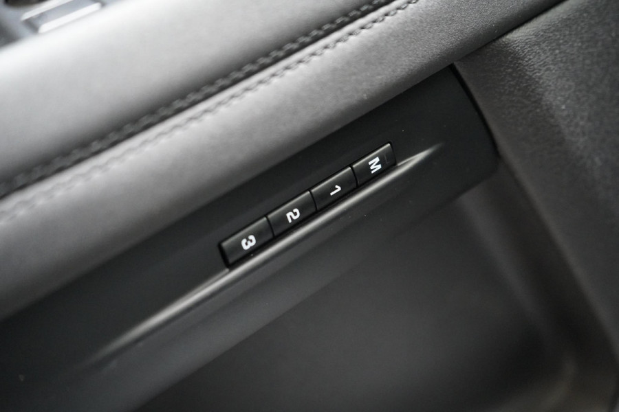 Land Rover Range Rover Evoque 1.5 P300e AWD R-Dynamic SE | SoH 91,5% | Navigatie | Carplay | Trekhaak | Lm velgen