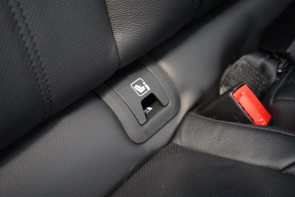 Land Rover Range Rover Evoque 1.5 P300e AWD R-Dynamic SE | SoH 91,5% | Navigatie | Carplay | Trekhaak | Lm velgen