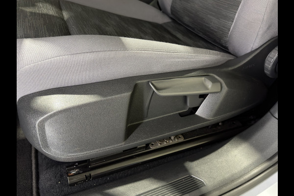 Volkswagen ID.4 City 52 kWh | ACC | Stoelen & Stuur Verwarmd | Apple Carplay / Android Auto
