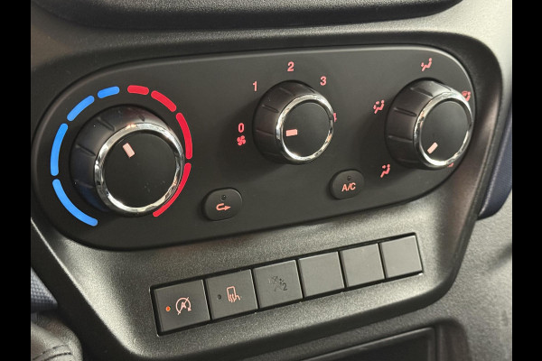 Iveco Daily 35C16V 2.3 352 L2H2 Automaat Dubbellucht Airco Cruise Control Parkeersensoren