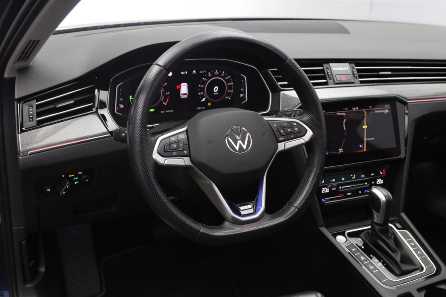 Volkswagen Passat Variant 218 PK 1.4 TSI PHEV GTE Business PHEV, Panoramadak, Trekhaak, Memory, Leder