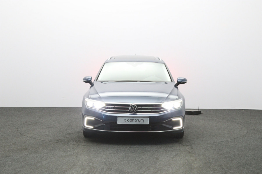 Volkswagen Passat Variant 218 PK 1.4 TSI PHEV GTE Business PHEV, Panoramadak, Trekhaak, Memory, Leder