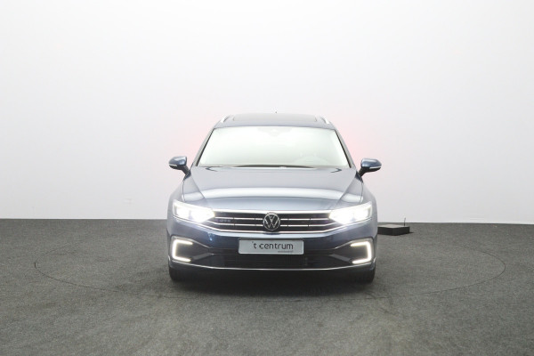 Volkswagen Passat Variant 218 PK 1.4 TSI PHEV GTE Business PHEV, Panoramadak, Trekhaak, Memory, Leder