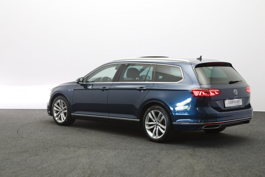 Volkswagen Passat Variant 218 PK 1.4 TSI PHEV GTE Business PHEV, Panoramadak, Trekhaak, Memory, Leder