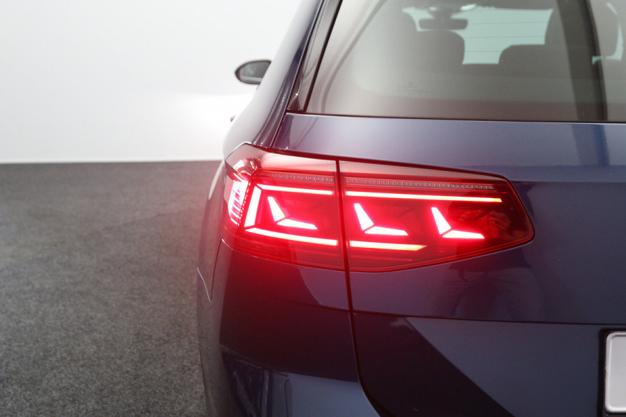 Volkswagen Passat Variant 218 PK 1.4 TSI PHEV GTE Business PHEV, Panoramadak, Trekhaak, Memory, Leder