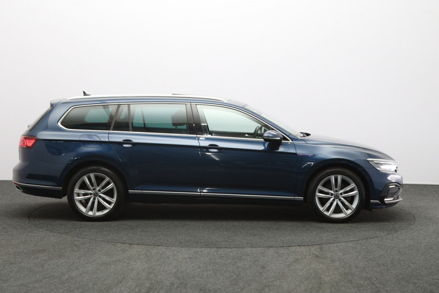 Volkswagen Passat Variant 218 PK 1.4 TSI PHEV GTE Business PHEV, Panoramadak, Trekhaak, Memory, Leder