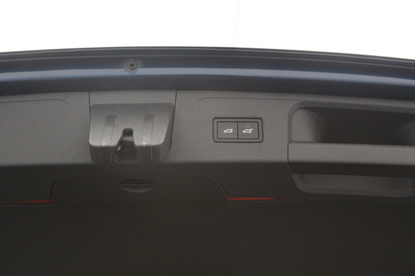 Volkswagen Passat Variant 218 PK 1.4 TSI PHEV GTE Business PHEV, Panoramadak, Trekhaak, Memory, Leder