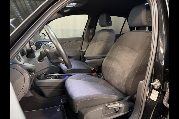 Volkswagen ID.3 Pure 52 kWh 18"/Adaptieve Cruise/Apple Carplay & Android Auto/DAB/Navigatie/Sfeerverlichting/Camera/Stuur + stoelverwarming