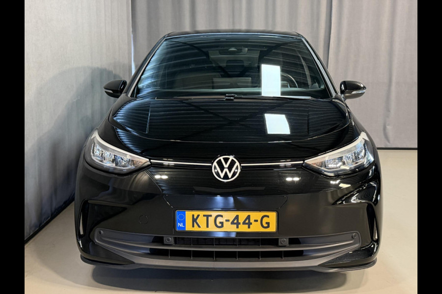 Volkswagen ID.3 Pure 52 kWh 18"/Adaptieve Cruise/Apple Carplay & Android Auto/DAB/Navigatie/Sfeerverlichting/Camera/Stuur + stoelverwarming