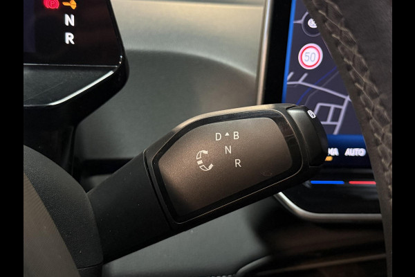 Volkswagen ID.3 Pure 52 kWh 18"/Adaptieve Cruise/Apple Carplay & Android Auto/DAB/Navigatie/Sfeerverlichting/Camera/Stuur + stoelverwarming